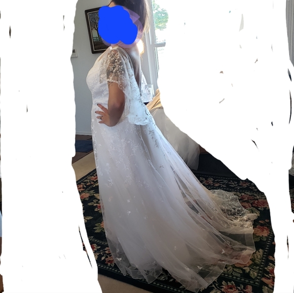 New wedding dress sz 16 - Picture 3 of 9